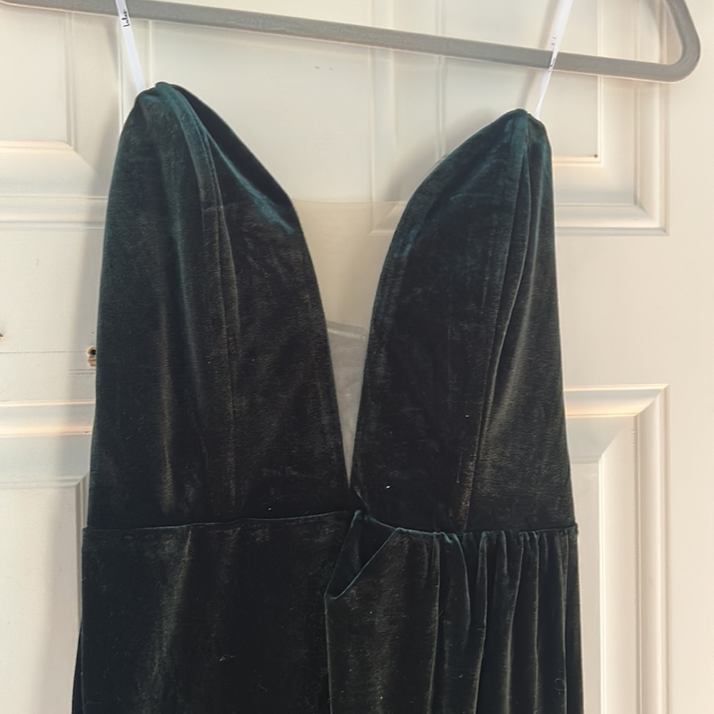 Velvet dark green dress, perfect for winter wedding or event - Picture 3 of 4